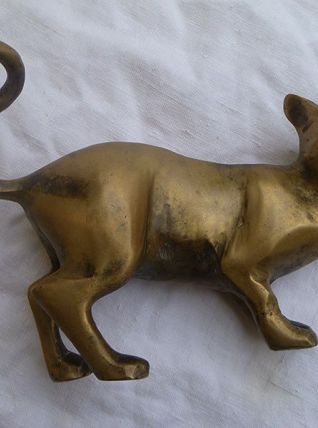 chat  en laiton massif , vintage