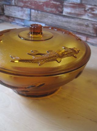 1 saladier soupiere  en verre  décor relief de poissons 