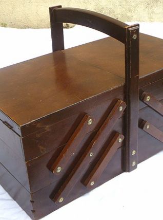 travailleuse en  bois , vintage