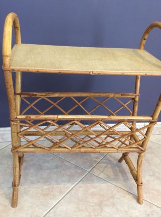 Porte revues ,bout de canapé  en rotin 