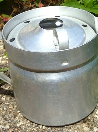 Pot a  lait Aluminium Ancien