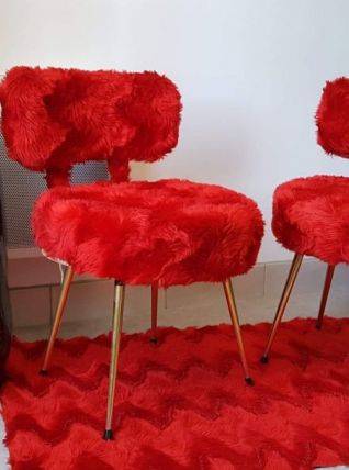 chaises moumoute rouge vintage année 72 en très bon état