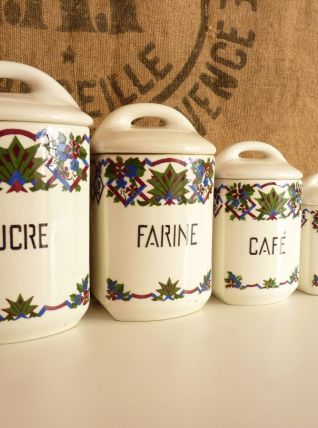 Série de 5 pots à épices en faïence, estampillé Yvonne
