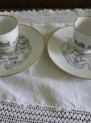 Paire de tasses et assiettes en porcelaine allemande