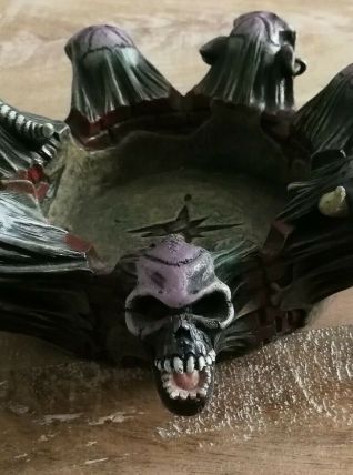 1999 W.U.I / Cendrier en Résine - rare