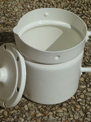 Pot a  lait Aluminium Ancien, peint