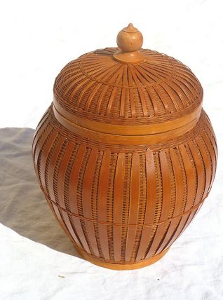 boite   en  osier , rotin