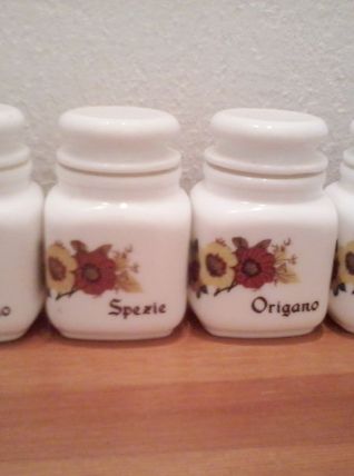 4 Pots à épices vintage en opaline