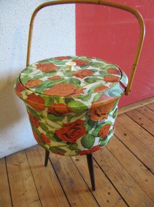 Travailleuse tripode boîte à couture roses