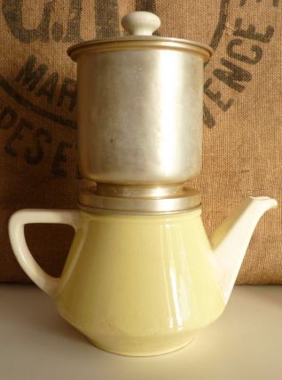 Très jolie cafetière en faïence Villeroy et Boch,  Salam