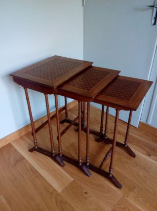 Tables gigognes marquetées