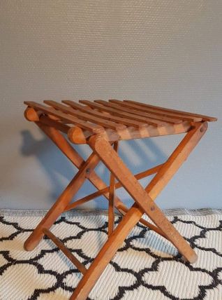 tabouret pliable ancien en bois teinté