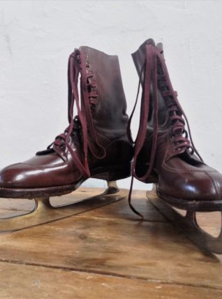 Paire de patins à glace années 1930