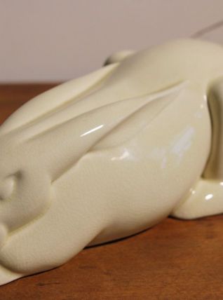 Lapin couche J.ADNET