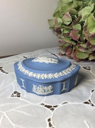 Superbe boîte à bijoux ovale Wedgwood