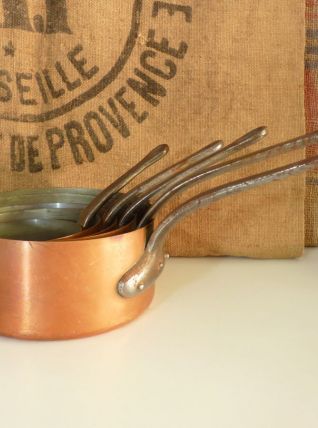 Lot de 5 casseroles " Fabrication française " en cuivre 