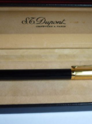 Stylo bille S. T. Dupont
