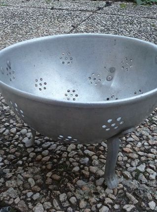 passoire  en  aluminium , vintage