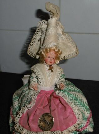 Poupée DIANE folklorique régionale 