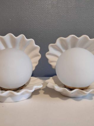 duo de lampes coquille céramique blanche et globes opaline 