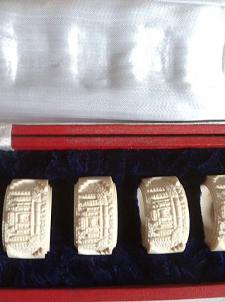 coffret  vintage  ronds a serviettes en resine