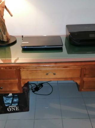 Très beau bureau merisier dessus cuir 