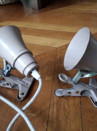 Une paire d'appliques vintage Mazda à pinces