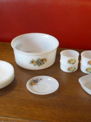 Service ARCOPAL les pommes, composé de 12 pieces vintage 70