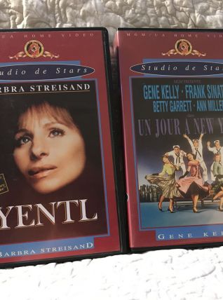 2 cassettes : Yentl + Un  jour à New York