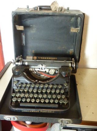 Machine a ecrire underwood portable