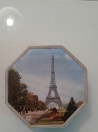 Boîte metal la Tour Eiffel.