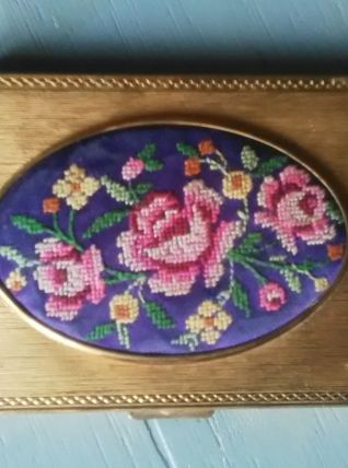 Ancien poudrier en métal doré - Patrys 