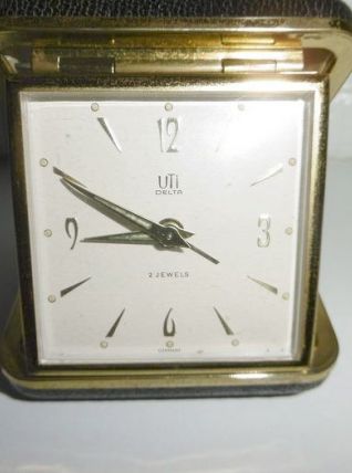 Réveil de voyage Uti Delta Laiton/Cuir noir