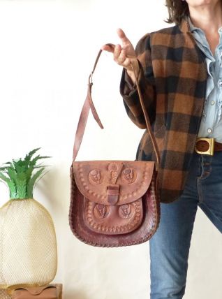 sac ancien artisanal en cuir épais gravé avec motifs western