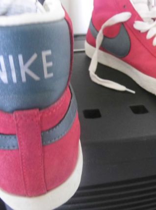 BASKETS BLAZER NIKE T. 38 rouges
