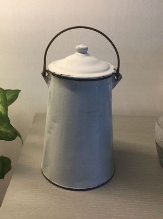 Pot en émaillé 