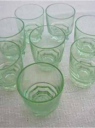 Suite de 6 petits verres