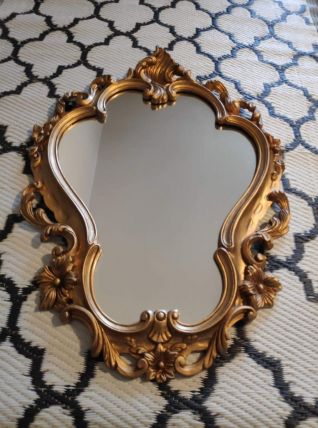 miroir baroque en résine dorée