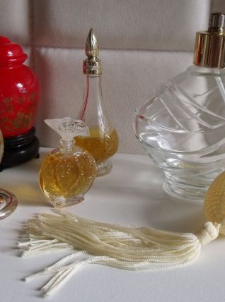 5 flacons  parfums vintage, AVON , AUBUSSON, vaporisateur