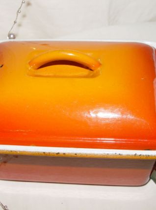 Cocotte-terrine en fonte LE CREUSET "orange volcanique"