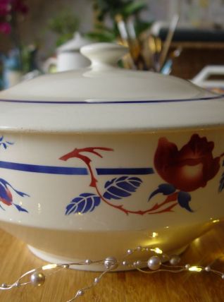 Soupière ou légumier en faïence ancienne