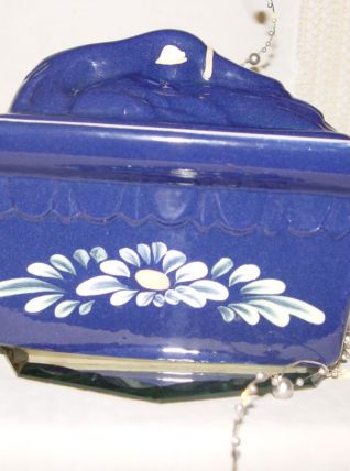 Terrine avec son couvercle