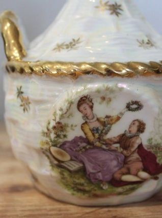 Flacon de toilette, décor WATTEAU - Porcelaine de Luxe