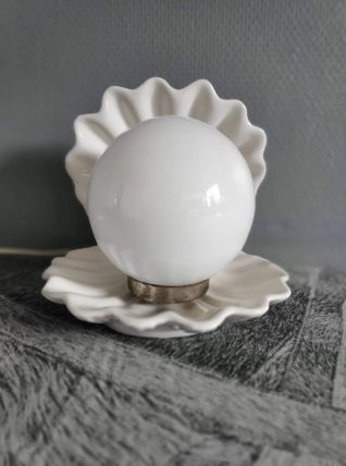 lampe coquille céramique blanche et globe opaline