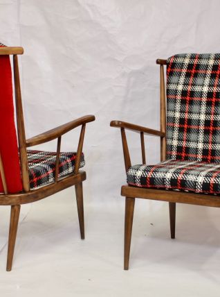 Élégant paire de fauteuils de la maison Baumann,