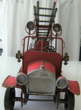 Camion pompier en tôle décoratif no toy vintage