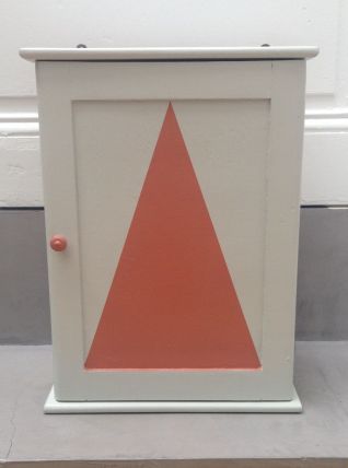 armoire à pharmacie triangle