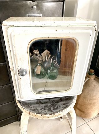 Armoire à pharmacie vintage en métal