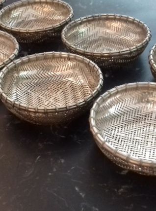 5 coupelles en métal argenté