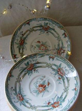 Petit lot de 4 soucoupes  anciennes  romantiques